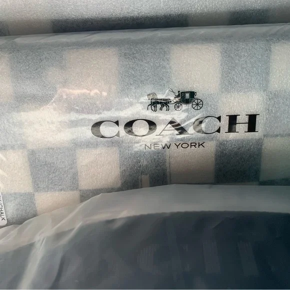 COACH - Picture 2 of 5